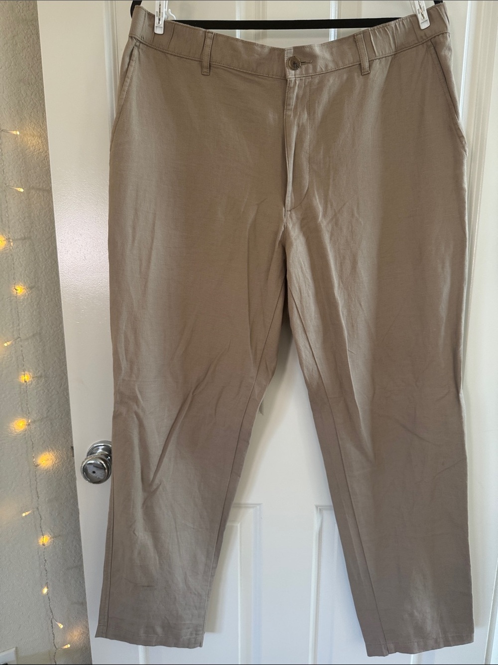 Uniqlo Men's Chino Pants in Khaki/Taupe